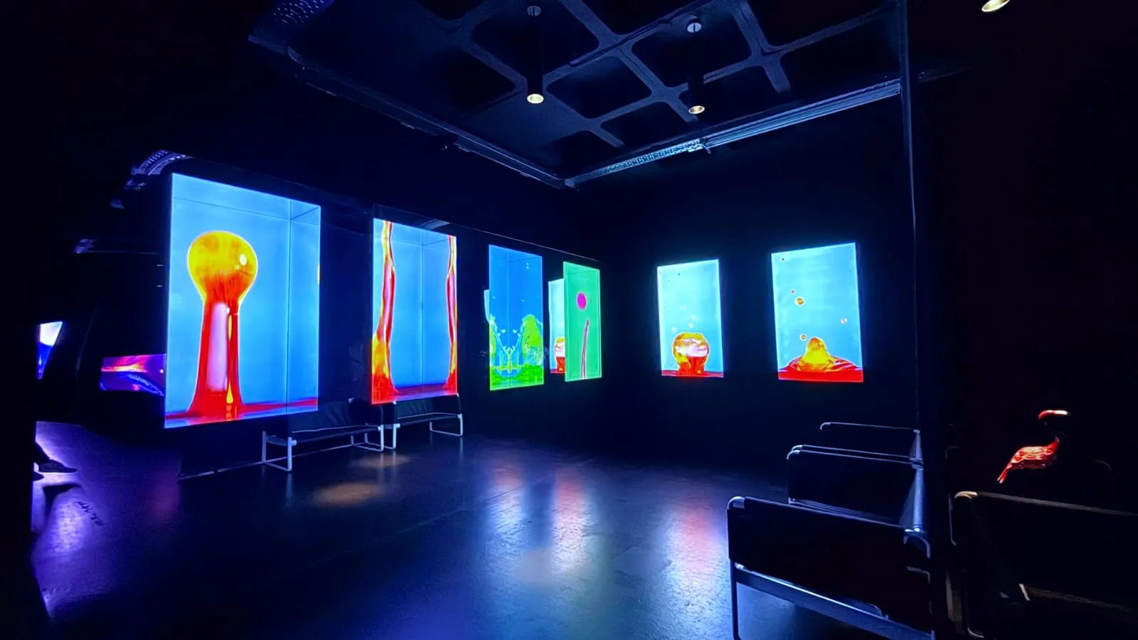 Einzelne Artwork-Screens im Rundgang