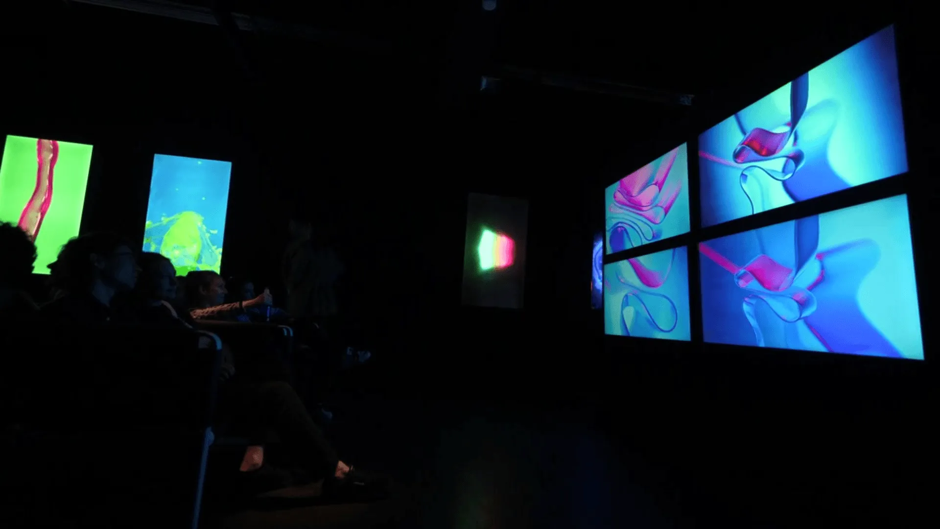 Screens in den Katakomben